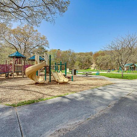 Walk To Beach Lake Michigan Getaway! 머스키건 외부 사진